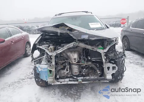 2016 Toyota Rav4 Limited z USA, uszkodzony, nr VIN 2T3DFREV7GW486370